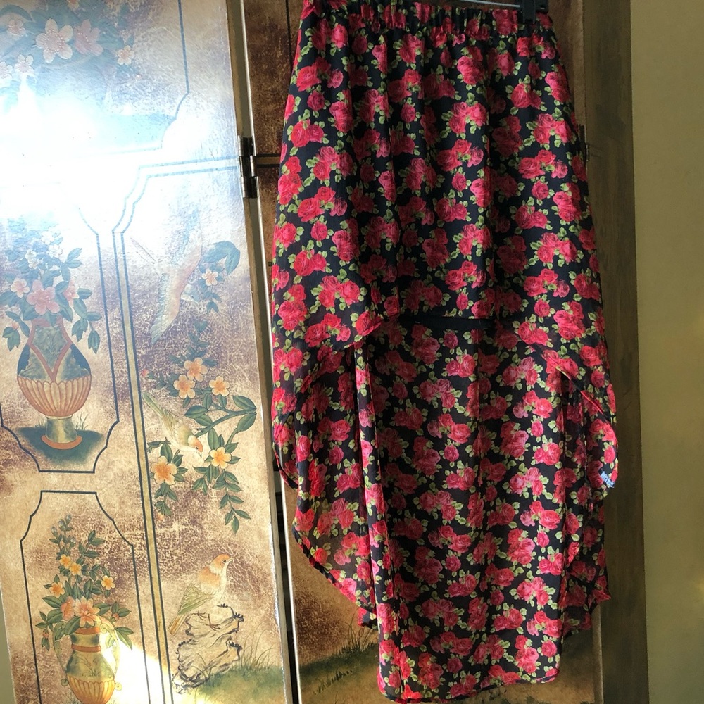 Floral High-Low skirt
